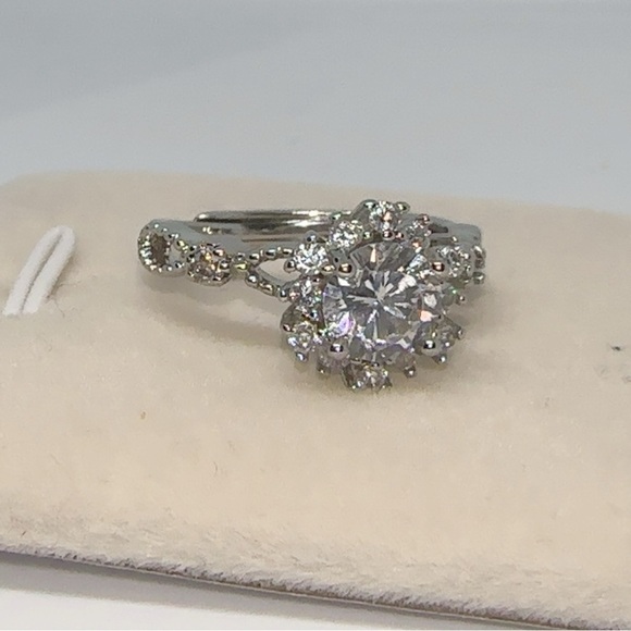 Silver Ring with 2.0 CT Diamond Simulate and Moissanite - Picture 16 of 16